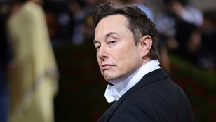 Elon Musk meggondolta magát, mégis megveszi a Twittert