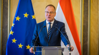 Navracsics Tibor: Az Európai Bizottság korábban nem kifogásolta, hogy politikusok vannak a kuratóriumokban