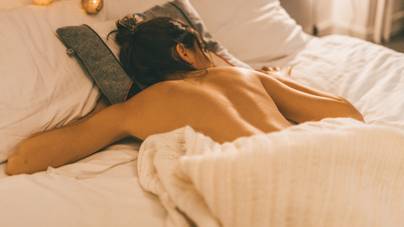 5 ok, amiért egészségesebb meztelenül aludni – és egy, amiért nem