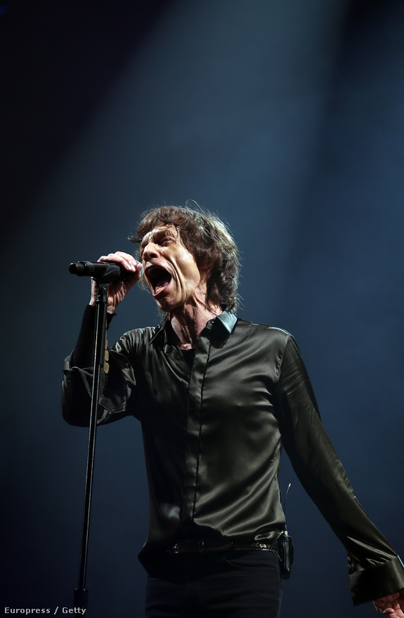 Mick Jagger június 29-én a Glastonbury fesztiválon. Érdekesség, hogy az 1970-ben indult rendezvényen eddig kellett várni egy Rolling Stones-fellépésre.
