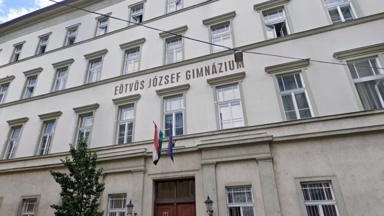 A korrupciós botrány miatt cenzúrát vezetett be az Eötvös József Gimnázium