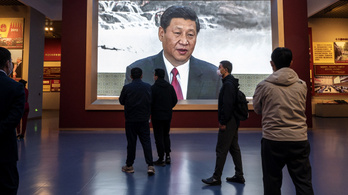 Kína kínja: bajban van a gazdaság, mégis bebetonoznák a pártfőtitkárt