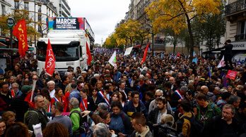 A kormány és a drágulás ellen tüntetett a francia baloldal