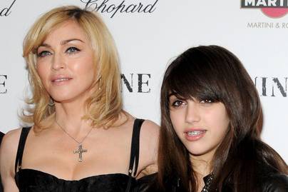 Madonna 26 éves lánya így hasonlít az énekesnőre: Lourdes ilyen szexi friss fotóin