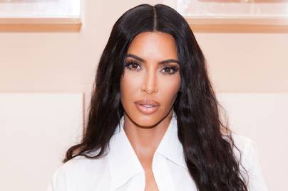A 41 éves Kim Kardashian smink nélkül mutatta meg magát: felismered így is?