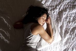 Megvan a pontos szám: ha ennél kevesebbet alszol, hamarabb meghalhatsz