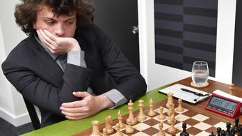 Százmillió dolláros kártérítésre perli a csalással vádolt sakkozó Magnus Carlsent