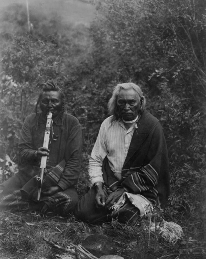 Pipázó crow (varjú) indiánok Montanában (1905 körül)