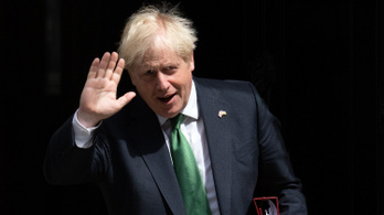 Boris Johnson készen áll a visszatérésre, pártja is támogatja