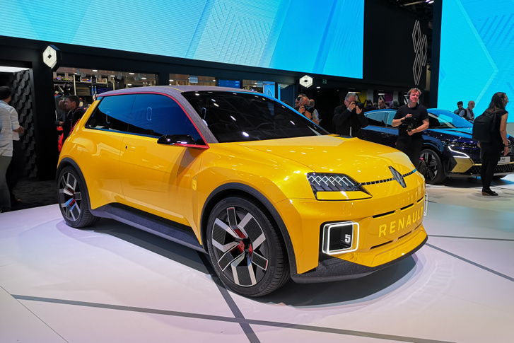 Az új, elektromos Renault 5 technikája megegyezik az új Renault 4-esével. Kisebb légellenállása miatt a hatótávja mégis kicsivel hosszabbra várható