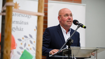 Balatonalmádi fideszes vezetője biztosra megy: egyszerre polgármester és képviselő