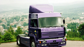 Csúfos véget ért a legendás csehszlovák teherautó