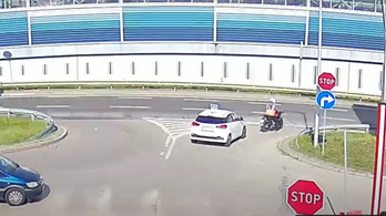 Saját oktatója ütötte el a motoros tanulót