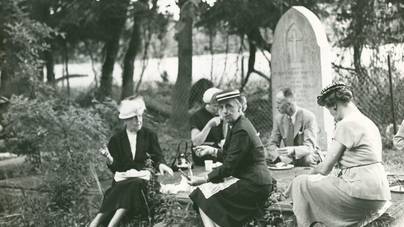 Tömegek jártak temetőkbe piknikezni – Furcsa hobbik a 19. századból