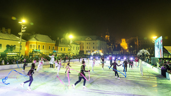Indul a szezon, Győrben már bárki jégkorit ragadhat