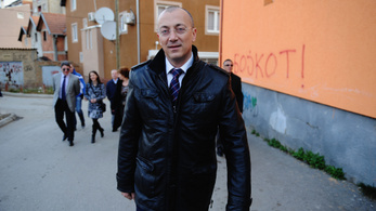 A koszovói szerbek kivonulnak a parlamentből a rendszámtáblacsere miatt