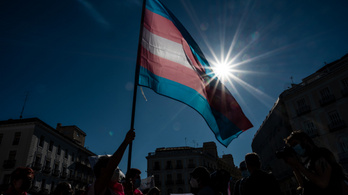 Már hivatalosan is nemet válthatnak a magyar transzneműek