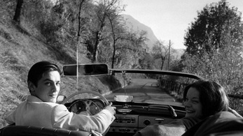 5 milliárd forintért árverezték el Alain Delon Ferrariját - ezek voltak a 87 éves színészlegenda autói