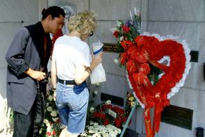 Milliókért kelt el Marilyn Monroe urnájának szomszédsága – aztán nem fizették ki