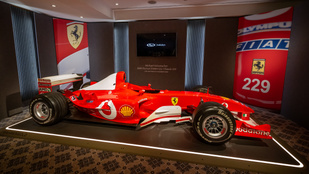 Michael Schumacher Ferrarija rekordáron kelt el