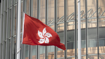 Hongkongban bebörtönöztek egy nőt, mert az olimpiai ünnepségen brit zászlót lengetett