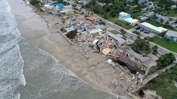 Öt ember halt meg a floridai hurrikánban