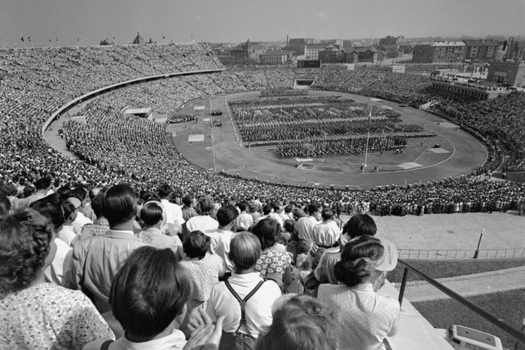 A Népstadion ünnepélyes felavatása az Alkotmány ünnepén 1953. augusztus 20-án
