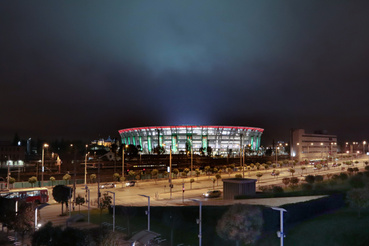 A 68 ezer nézőt befogadó új Puskás Ferenc Stadion esti kivilágításban. 2019. november 15.-én este 