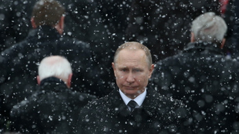 Békepárti vagy radikális puccs, esetleg lemondás vethet véget Putyin hatalmának