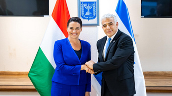Novák Katalin Izraelben tárgyalt a leköszönő miniszterelnökkel