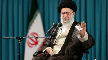 A legfőbb iráni vezető szerint a munkásokat is az állam ellen akarják fordítani