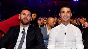 Felrobbant az Instagram: közös fotón sakkozik Cristiano Ronaldo és Lionel Messi