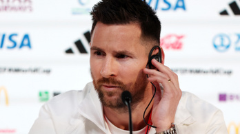 Megijedtek az argentinok: furcsa dolog történt Lionel Messi lábával