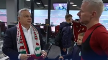 A horvát államfő Orbán Viktor sáljáról: Ezen csak nevetni tudok