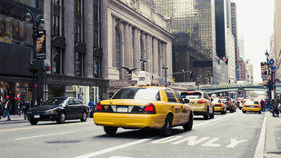 Tíz év után ekkorára emelkedik a New York-i taxis fuvarok ára