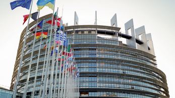 Megszavazták, az Európai Bizottság kölcsönt vesz fel Ukrajna támogatására