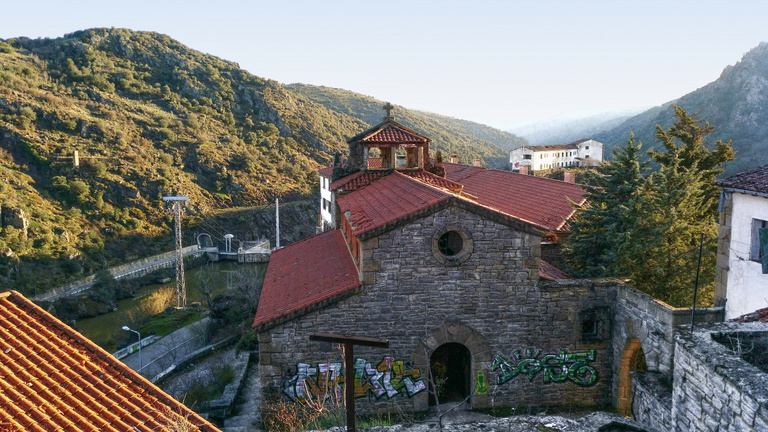 100 millió forintért miénk lehet egy spanyol hegyi falu