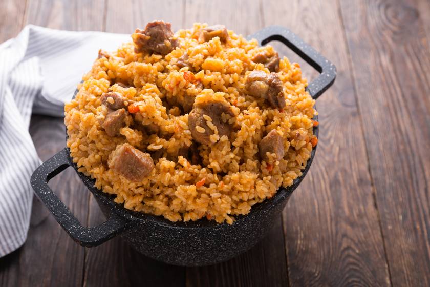 Szaftos rizses hús sütőben készítve: így lesz a rizs a legfinomabb