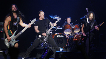 Hat év után új számmal jelentkezett a Metallica