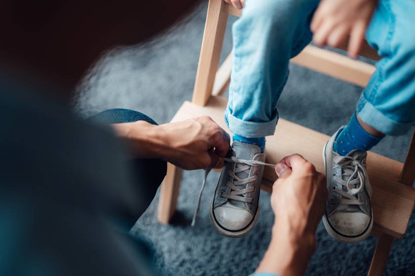 Nem egyenletesen kopik a gyerek cipője? 5 gyanús jel, amivel ortopéd orvoshoz kell fordulni