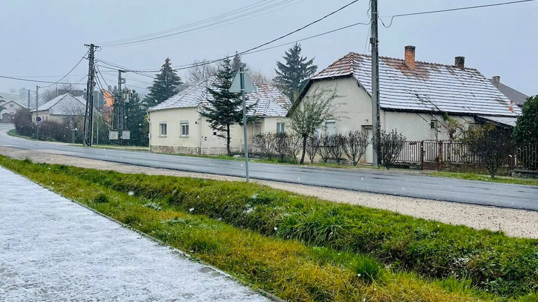 Szakad a hó Magyarországon, sőt meg is marad