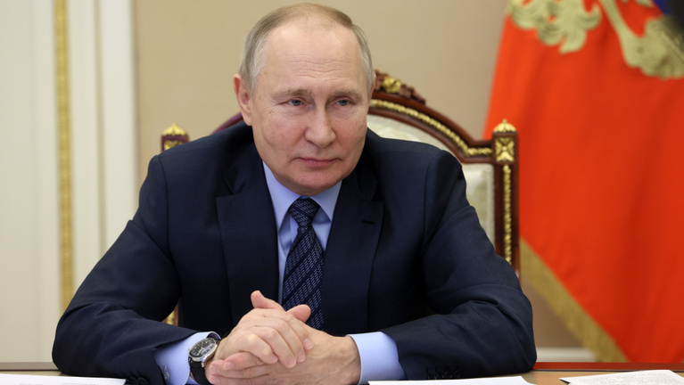 Putyin kész tárgyalni minden féllel