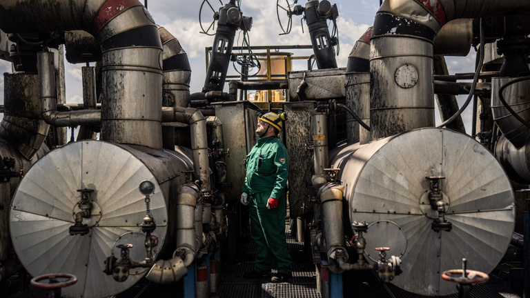 Jön az olajársapka, de Magyarország mentességet kapott