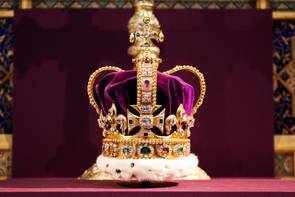 Át kell méretezni a királyi koronát III. Károly koronázásához