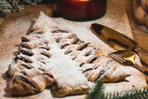 Fenyőfasüti leveles tésztából: gyors desszert a karácsonyi asztalra