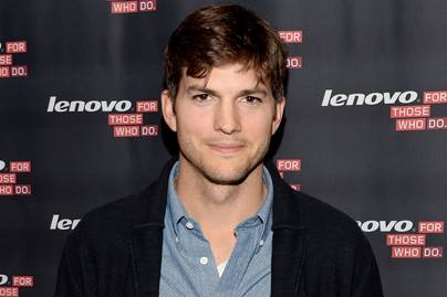 Ő Ashton Kutcher ritkán látott ikertestvére: a színész Michael súlyos betegsége miatt akarta feláldozni magát