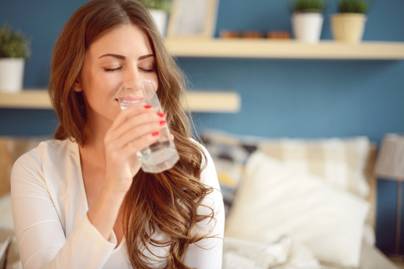 Így segíti a fogyást a sima meleg víz: reggel a legjobb inni belőle