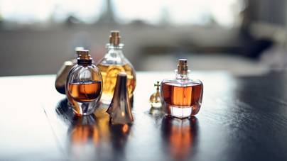 Egy parfümösüveg is lehet műtárgy: így születnek a különleges üvegcsék
