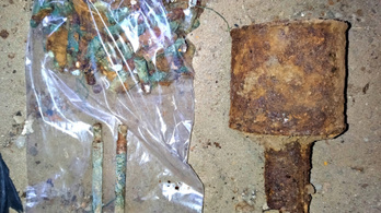 Kézigránátok és lőszerek kerültek elő egy tömegsírból Csapodon