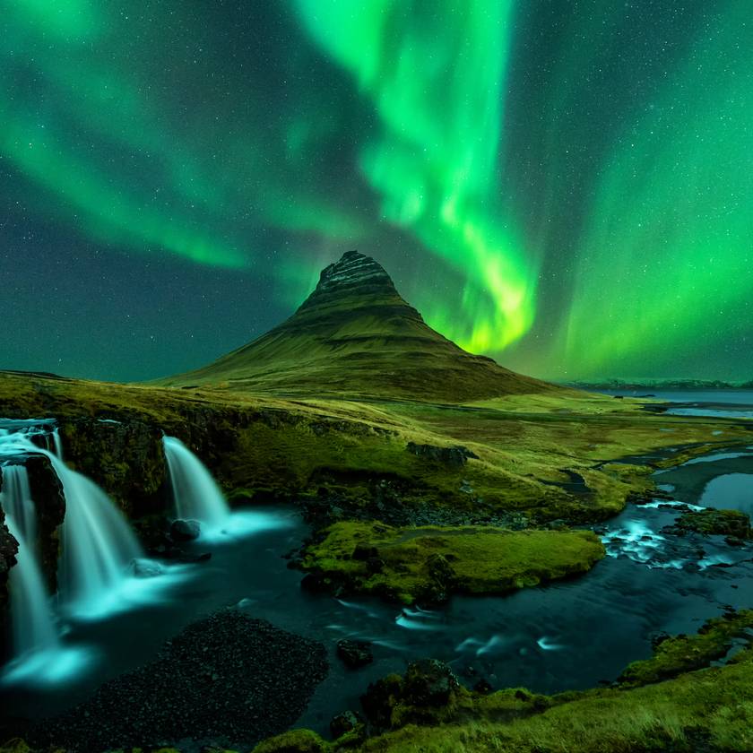 Ilyen káprázatosan szép a sarki fény Izlandról: a téli égbolt óriási festővászonná válik
